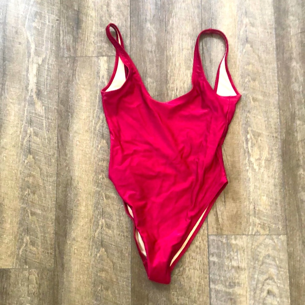 RETRO BAYWATCH RED ONE PIECE